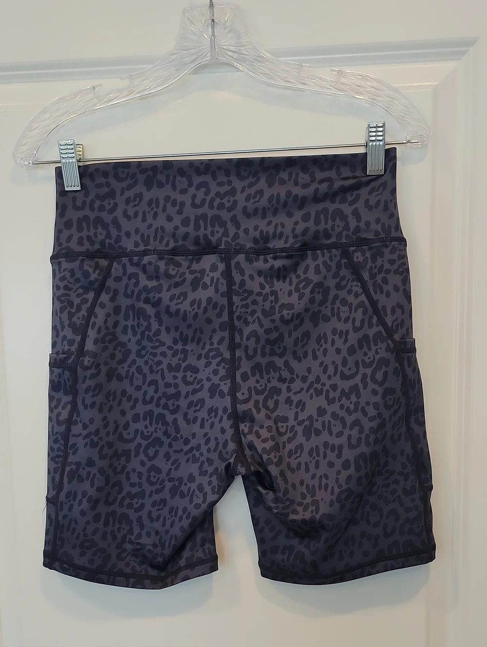 Halara High Rise Leopard Print Side Pocket Running Bike Shorts Large NWOT
